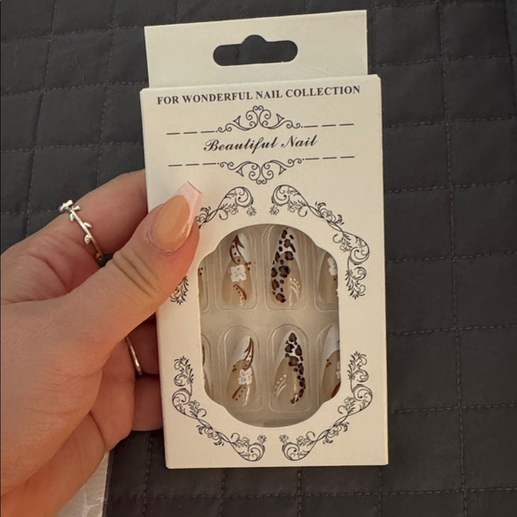 Fake nails set - Picture 2 of 3